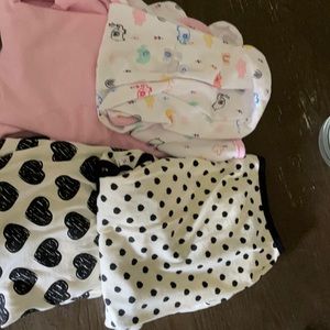 2/$10 NWOT Baby Girl Swaddles Bundle (5)